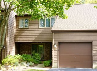 3 Romopock Ct, Mahwah, NJ 07430