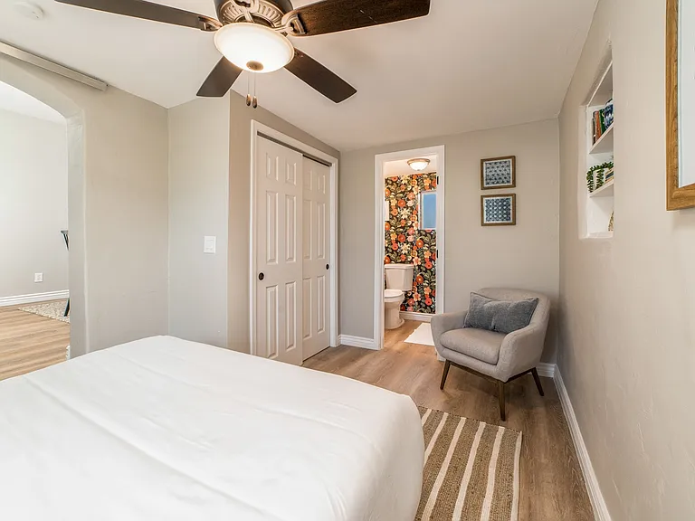 1219 N Norton Ave — Photo 30