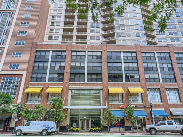 807 Davis St Unit 1108, Evanston, IL 60201