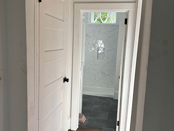 2nd image of 1225 Fern St #2A