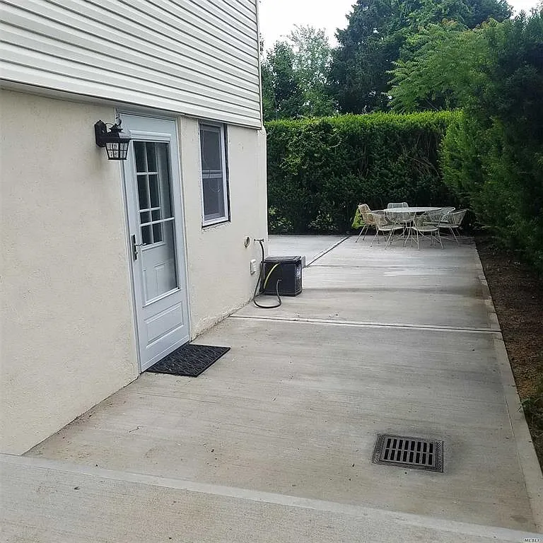 792 Larkfield Rd — Photo 2