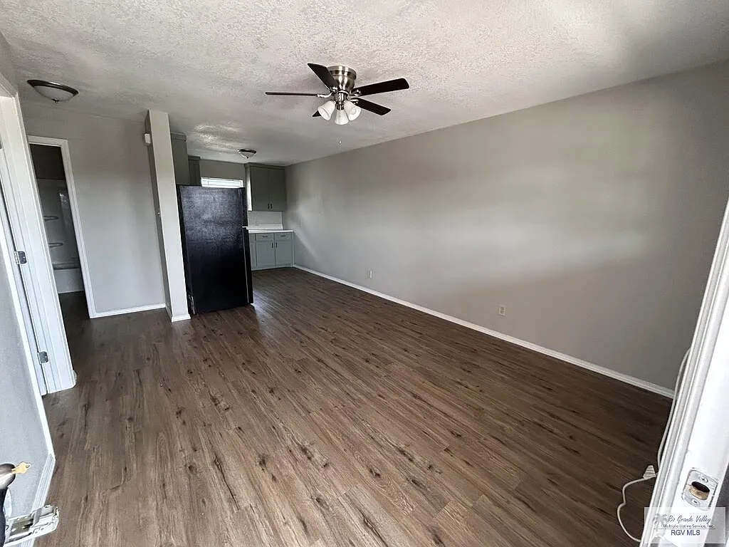 2 bed, 1.0 bath, 800 sqft, $875 — Photo 3