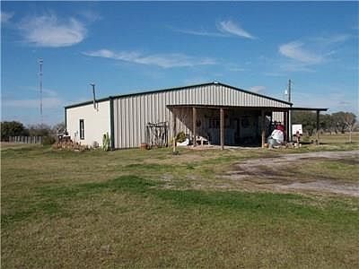 2nd image of 2124 N State Highway 95