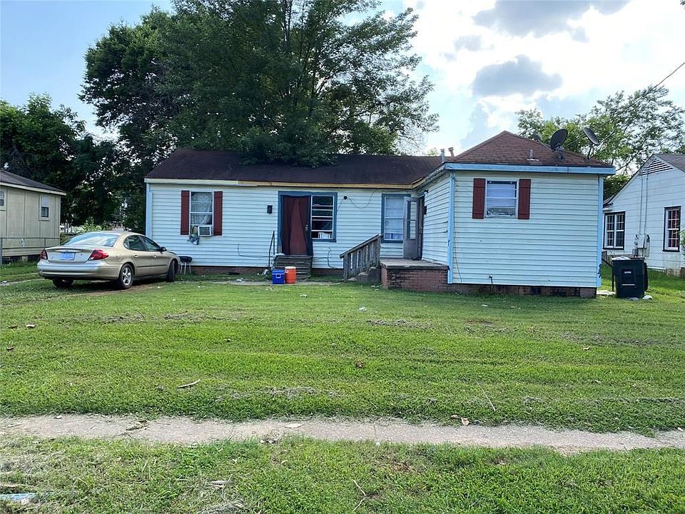 2nd image of 2634/36 Foster St
