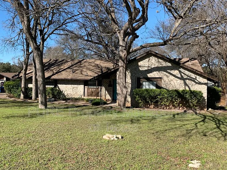 3000 Lakeside Dr — Photo 2