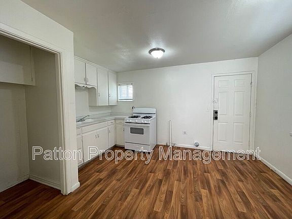 3rd image of 2005 N Manhattan St