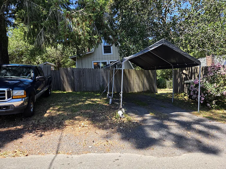 6072 Fredricks Rd — Photo 2