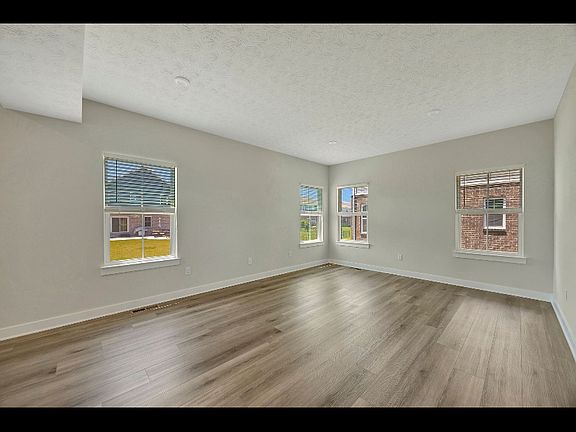 4th image of 9765 Knoll Creek Ct