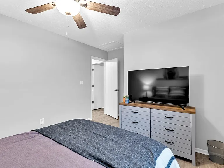 2393 Sawbury Blvd — Photo 9