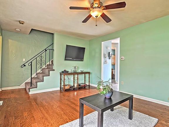 4th image of 164 E Bacon St #3