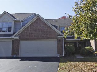 30W041 Willow Ln, Warrenville, IL 60555