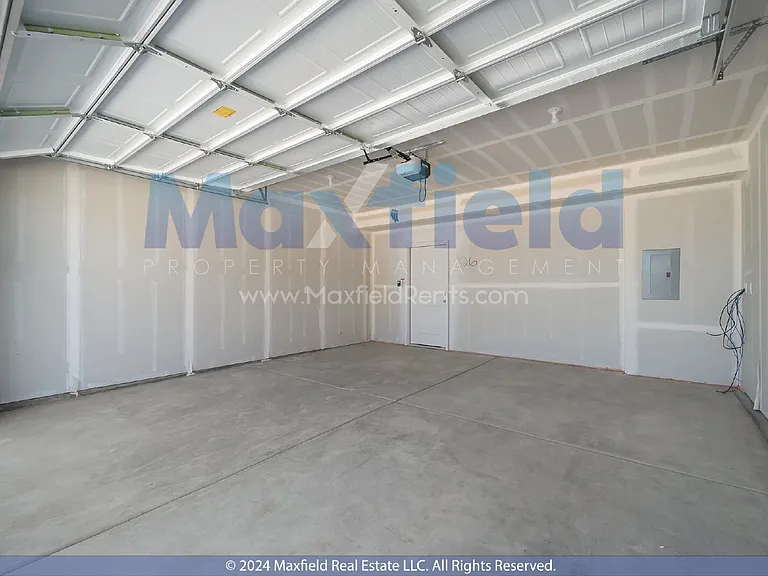 1592 N 1950 E — Photo 15
