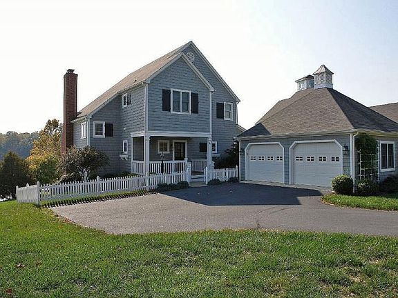 3rd image of 125 Sconset Dr