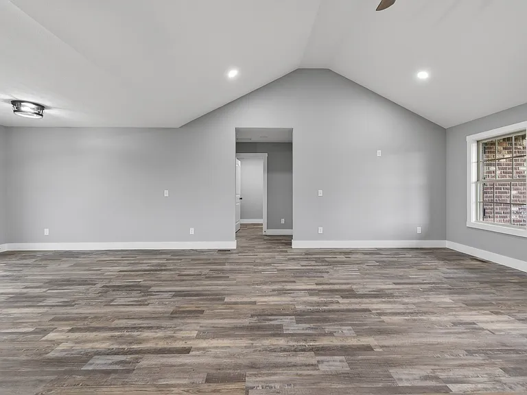 10299 Smiths Grove Scottsville Rd — Photo 20