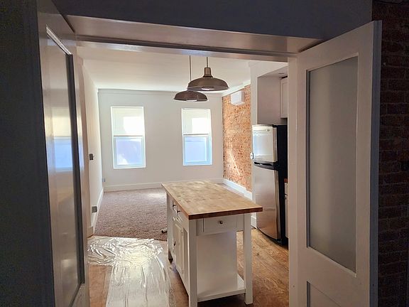 5th image of 305 N 8th St APT 1