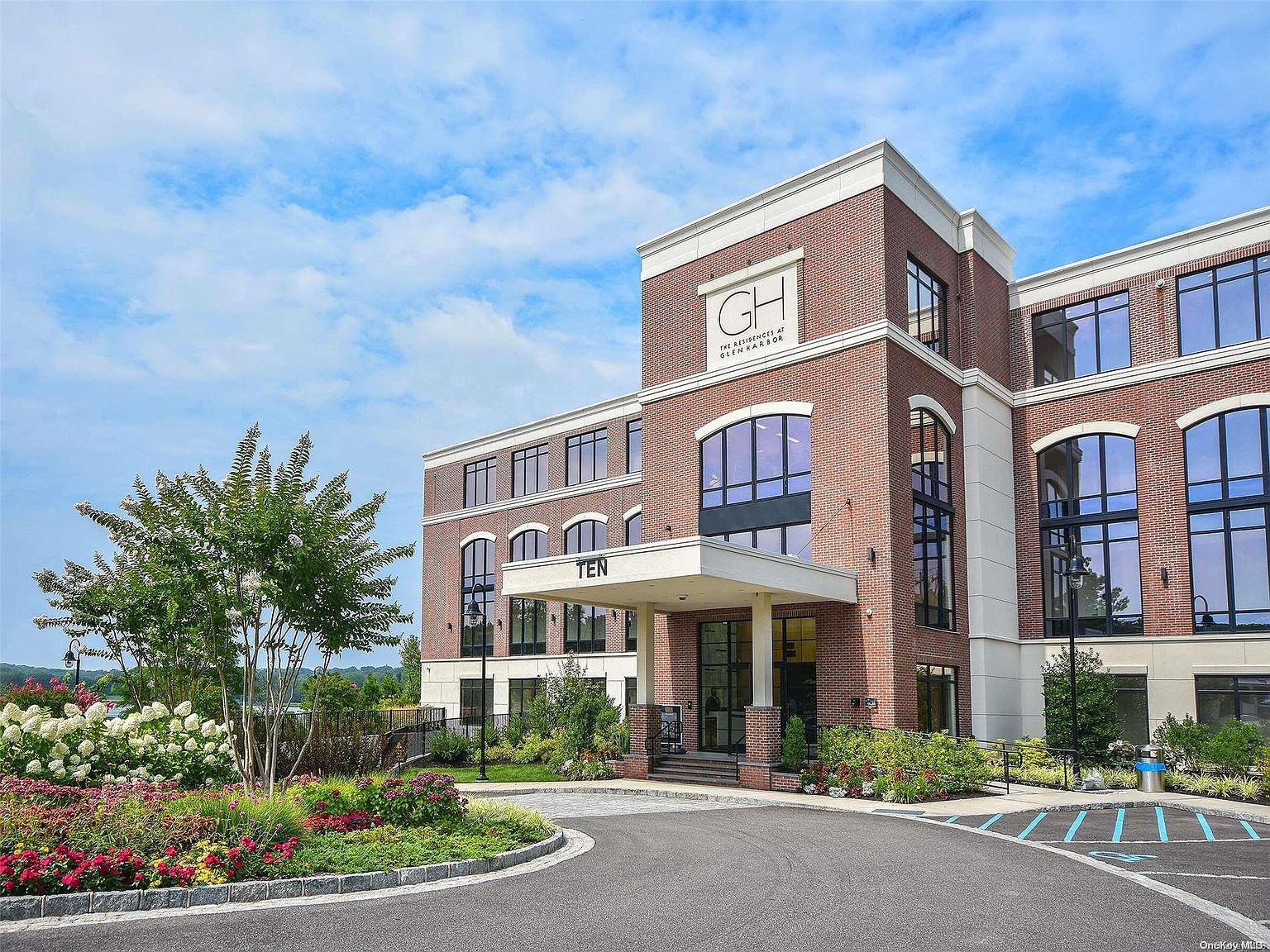 10 Shore Road #405, Glenwood Landing, NY 11547 | Zillow