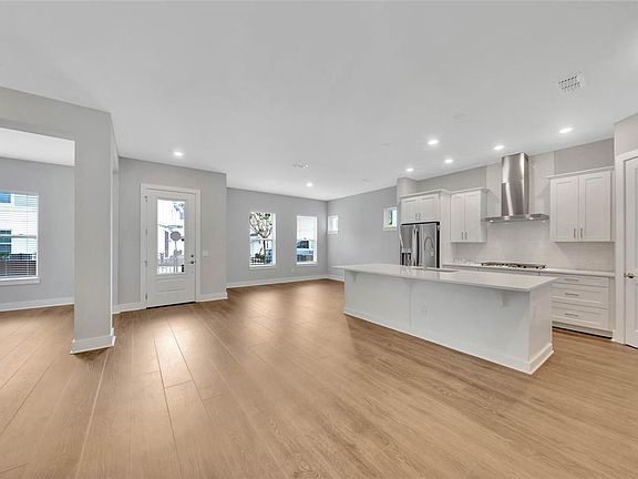 5th image of 664 Rosewood Way