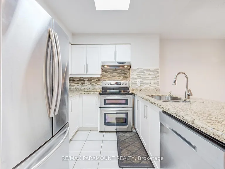 25 Kingsbridge Garden Cir #616 — Photo 12
