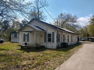 102 N 6th St, Highlands, TX 77562