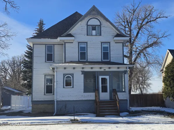106 S Minnesota St, Crookston, MN 56716