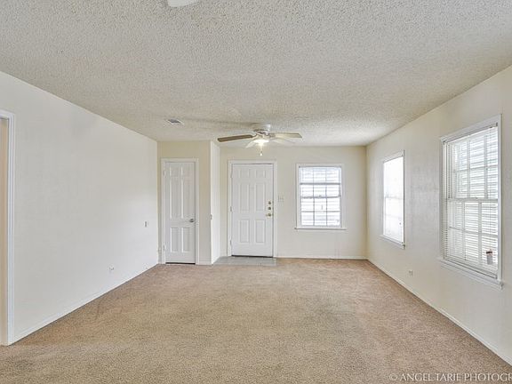 5th image of 912 13th Ave N