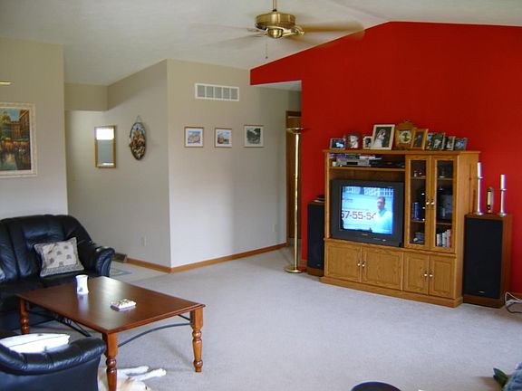 Living room, vaulted ceiling.