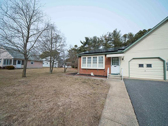 2nd image of 12A Penwood Dr #54A
