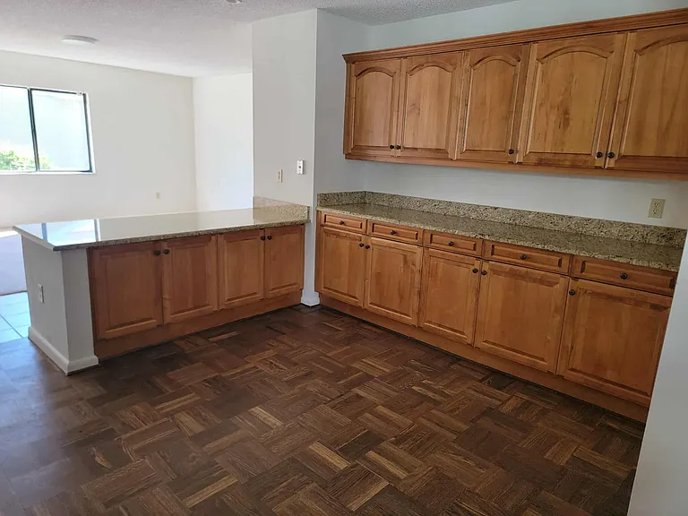 156 Beachway Dr — Photo 6