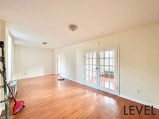 2nd image of 277 7th St APT 4B