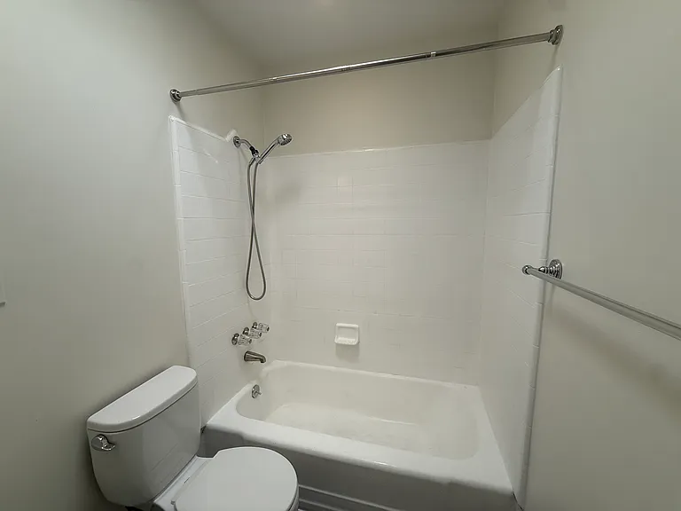 1228 N McCadden Pl #5 — Photo 11