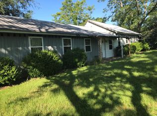 303 E Pecan Rd, Glennville, GA 30427