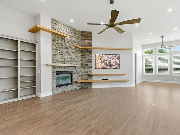 4th image of 3033 Greenhill Dr