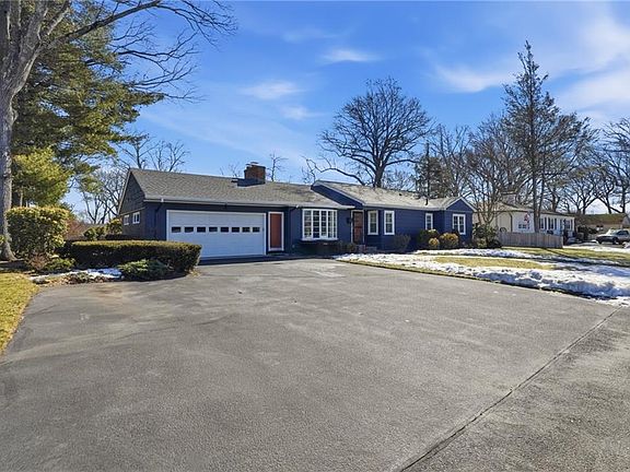 3rd image of 242 Bretton Woods Dr