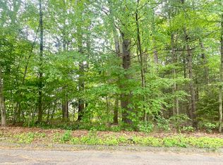 7 Surrey, Westfield, MA 01085