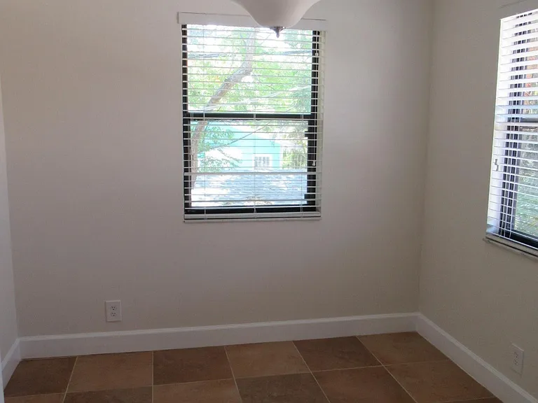 810 Park Pl #2E — Photo 11
