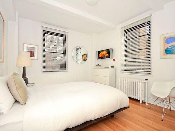 4th image of 240 E 79th St APT 5C