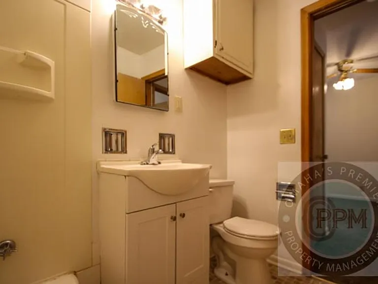 3526 S 82nd St — Photo 20