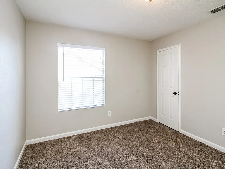 3229 Kathy Ln — Photo 13