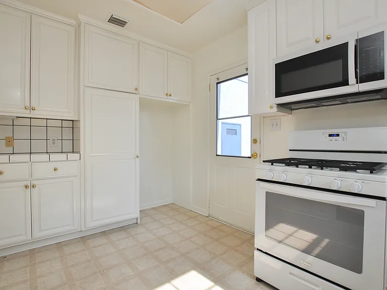 615 Lorena Ave — Photo 6