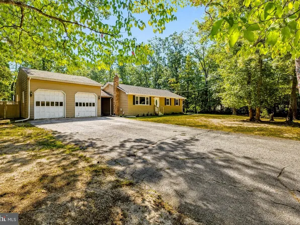 1741 Lakeside Dr, Williamstown, NJ 08094