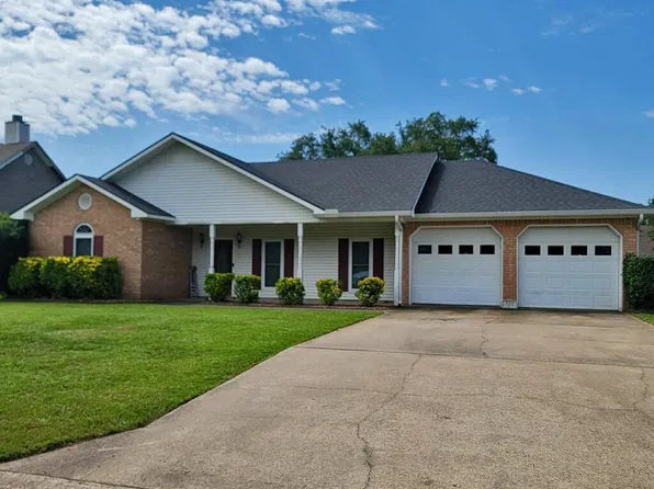 747 Whitfield Dr, Natchitoches, LA 71457