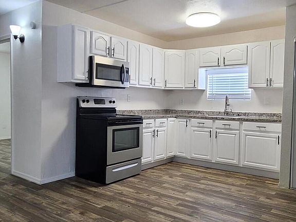 3rd image of 5137 W EARLL Drive