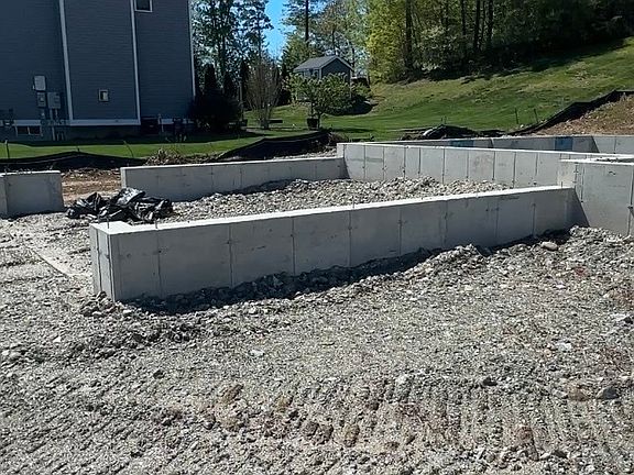 5th image of 100 Loop Road