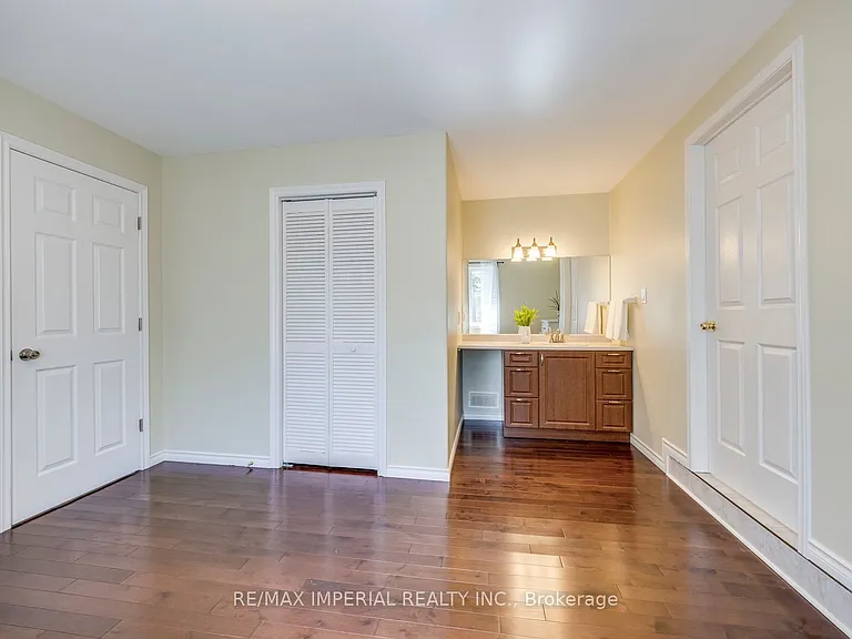2048 Devon Rd — Photo 30