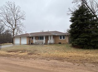 611 W Arlington St, Arlington, KS 67514