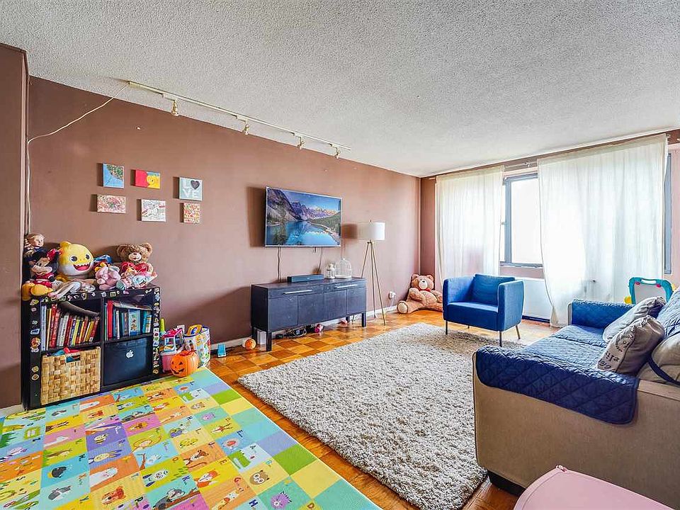 1st image of 201 Saint Pauls Ave APT 17F