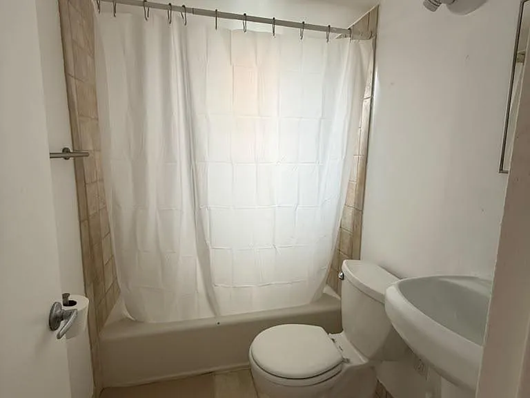 2111 N Scott St #62 — Photo 12