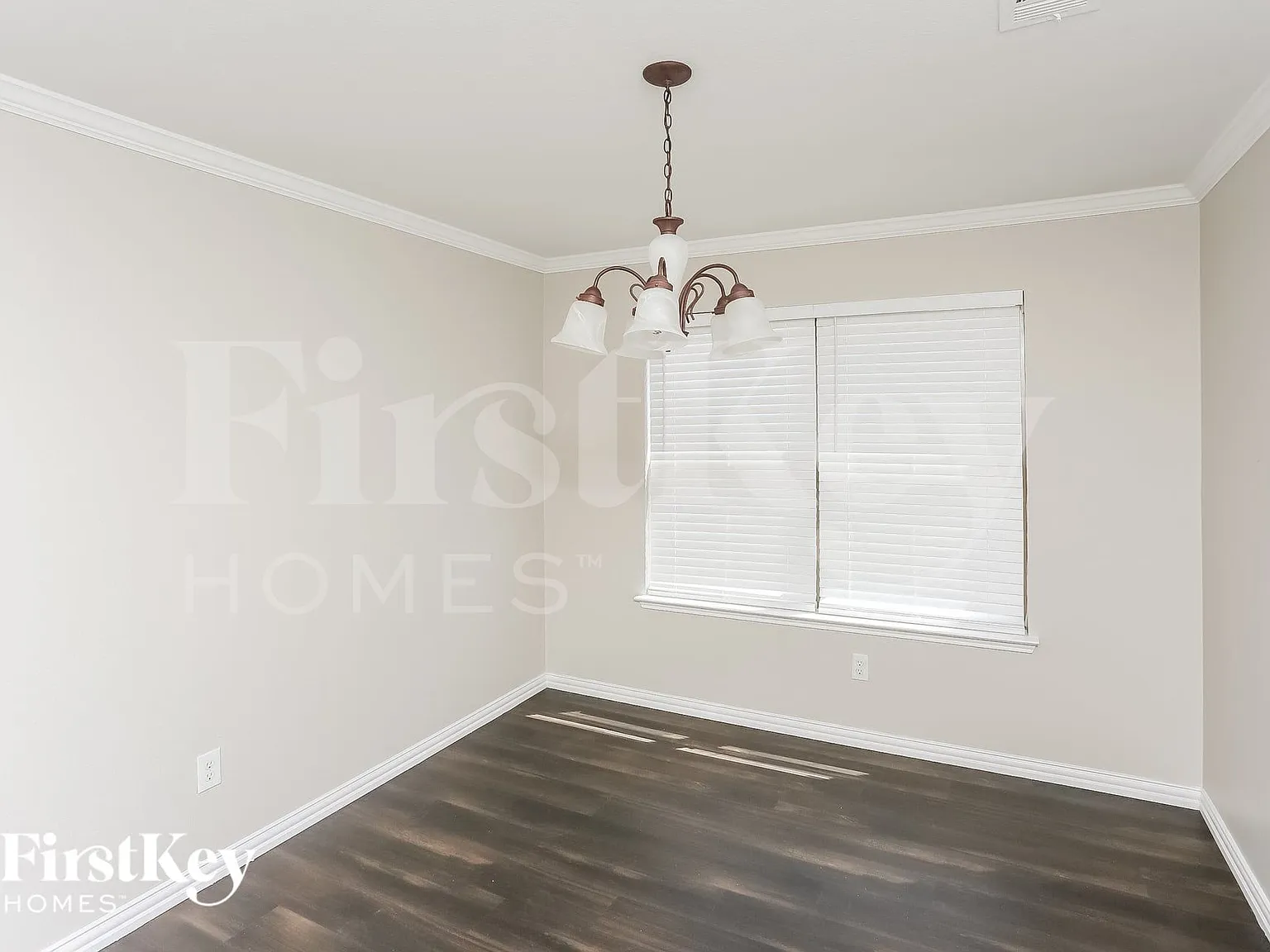 4 bed, 2.5 bath, 3128 sqft, $3,035 — Photo 4