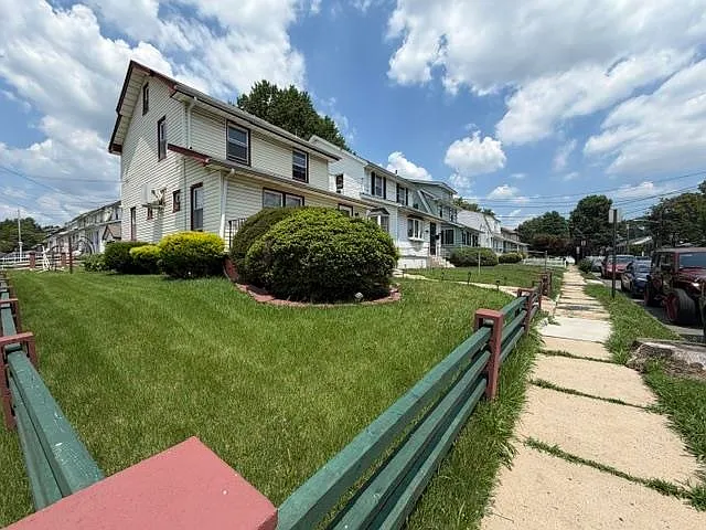 191 Hollywood Ave