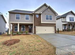 136 Thornberry Rd, Hendersonville, NC 28792